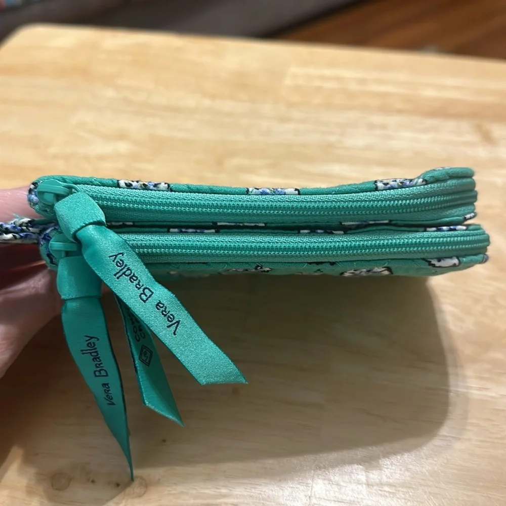 Vera‎ Bradley small wristlet green